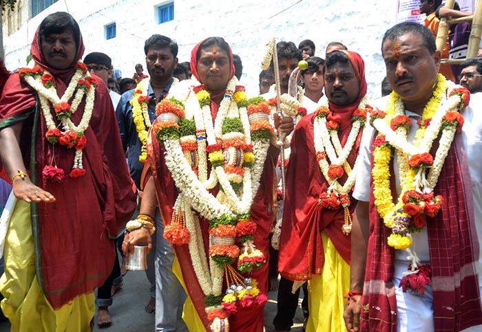 ಅದ್ಧೂರಿಯಾಗಿ ಜರುಗಿದ ಬೆಂಗಳೂರಿನ ಐತಿಹಾಸಿಕ ಕರಗ ಮಹೋತ್ಸವ